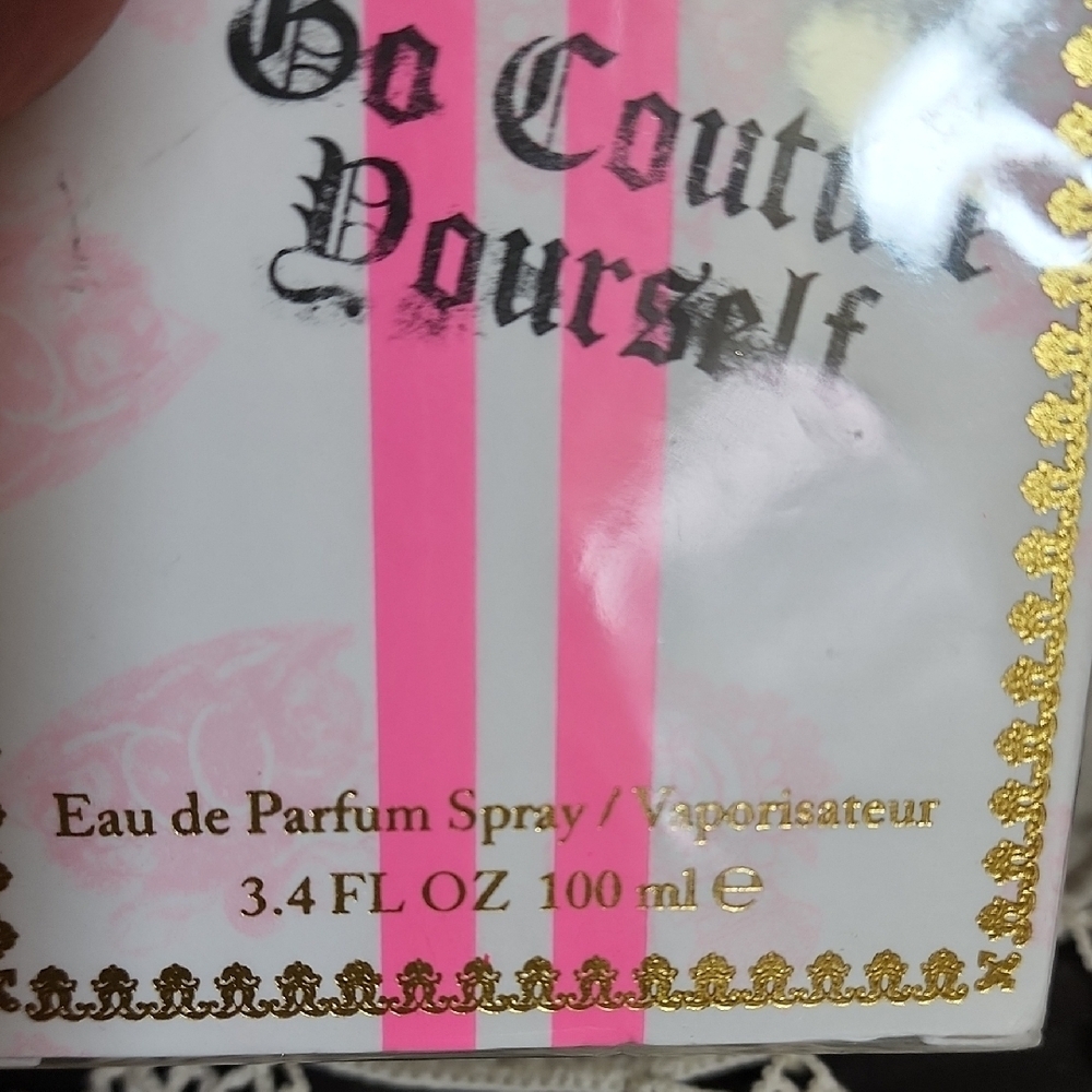 Juicy Couture Pink and Gold Perfume Packaging - Picture 2 of 2
